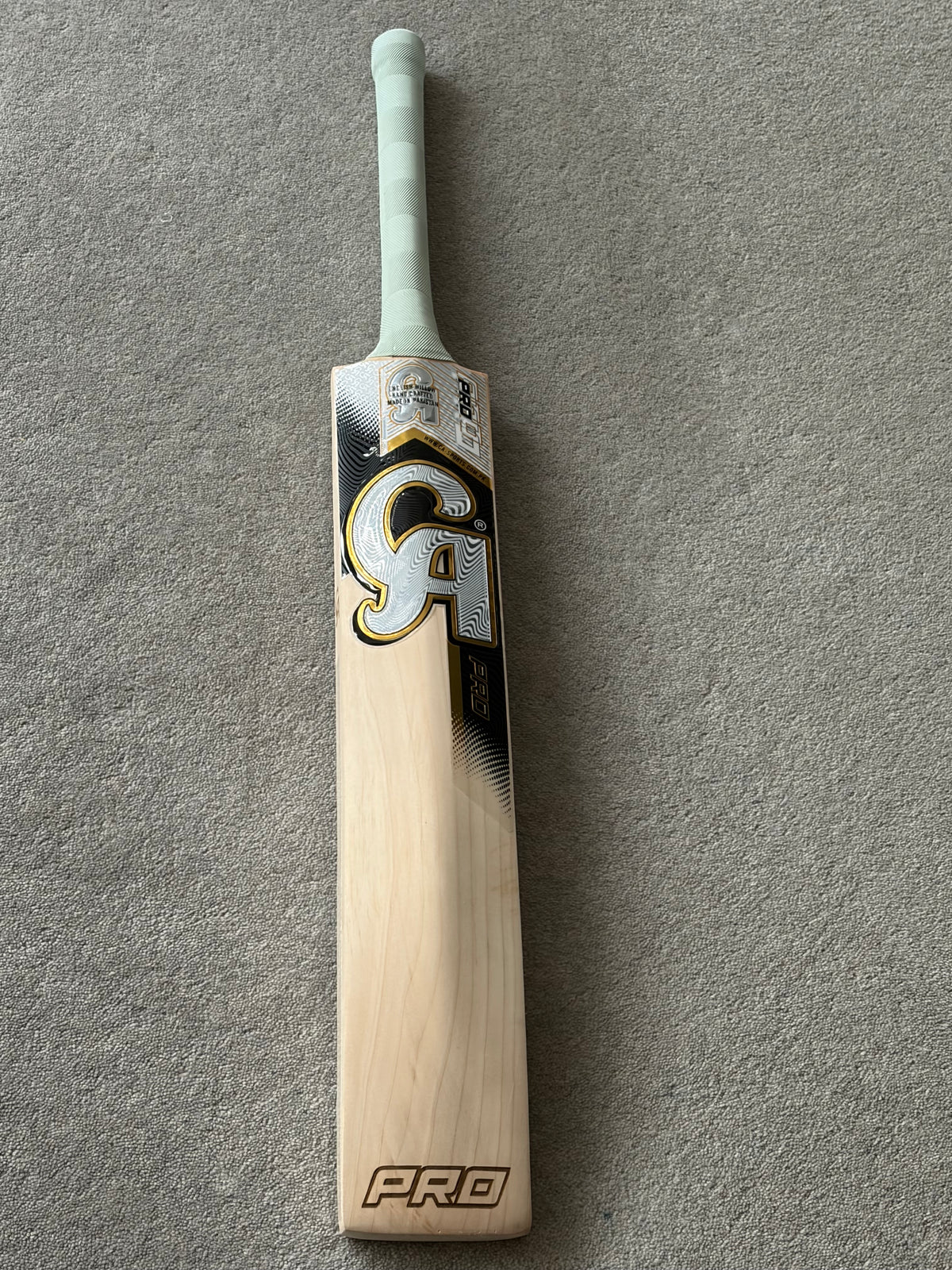 CA Pro Players Edition Professional Players Shadab Khan Cricket Bat (2lb 7oz)