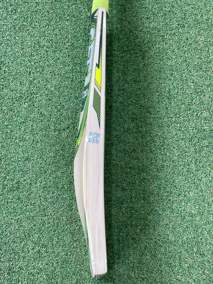 CA Pro 8000 Cricket Bat (2lb 8oz)