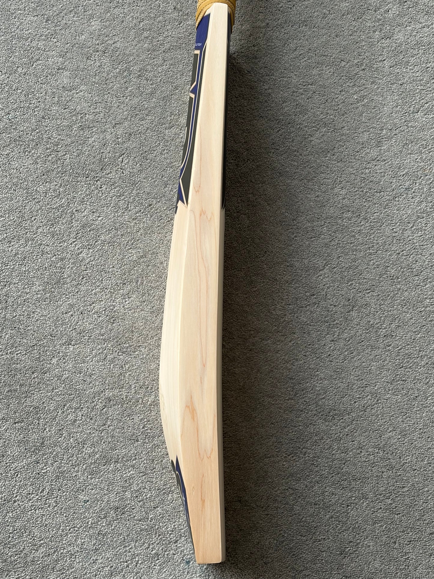 MB Malik UMZ Signature Cricket Bat (2lb 10oz)
