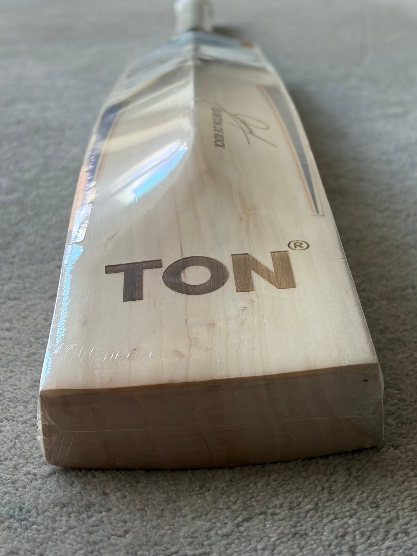 SS Ton Players Pro QDK Cricket Bat (2lb 9oz)