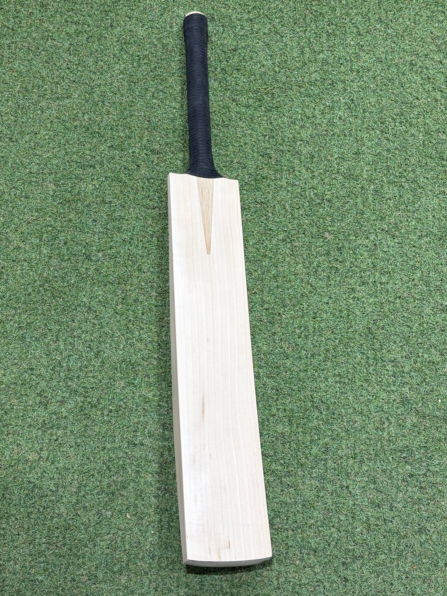 TCS Plain Grade 1+ Cricket Bat (2lb 9oz)