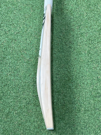 CP Epic Player Grade Cricket Bat (2lb 9oz)