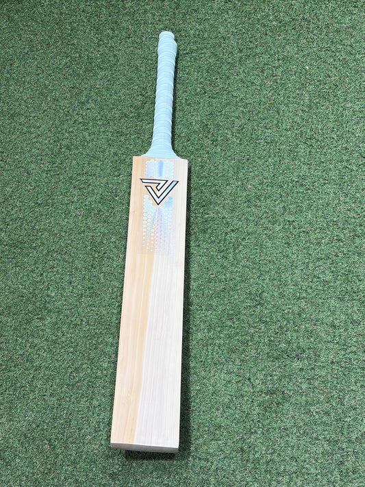 Vader Sports Silver Edition Cricket Bat (2lb 10oz)