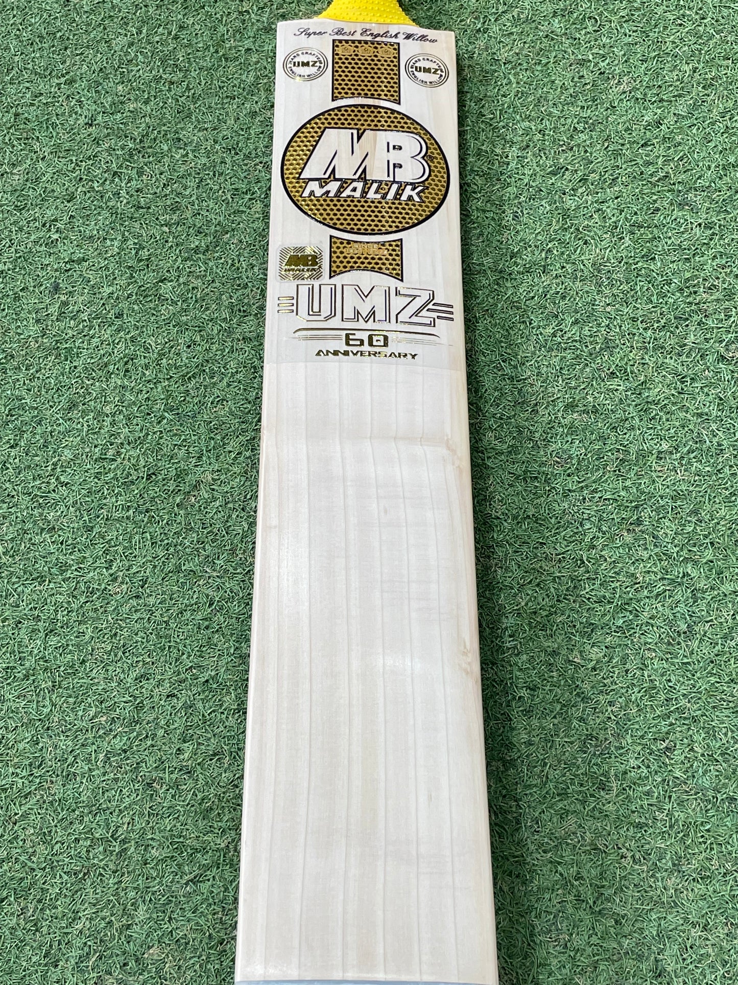 MB Malik 60th Anniversary Cricket Bat (2lb 10oz)