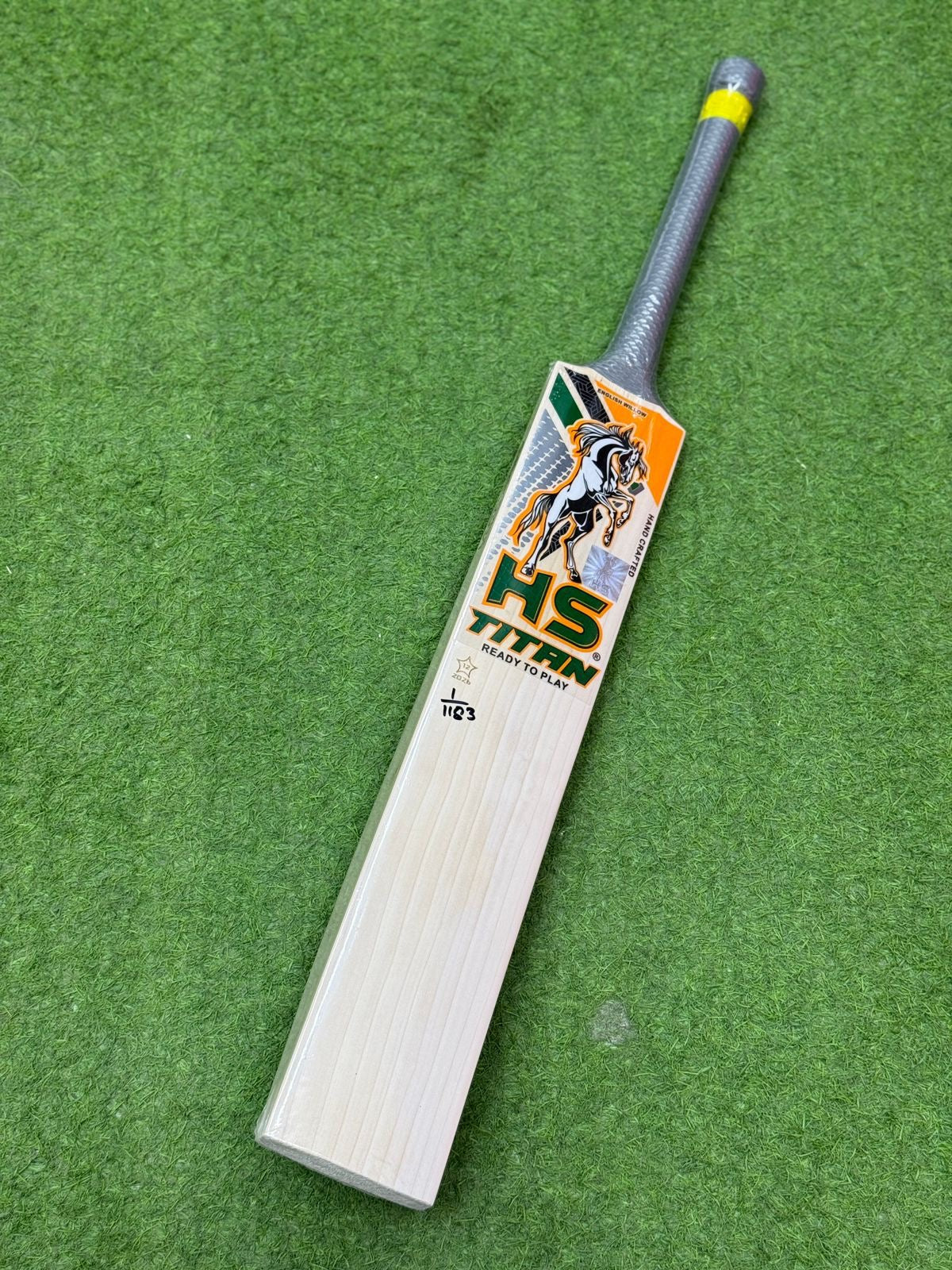 HS Titan Cricket Bat (2lb 10oz) – TheCricketShed