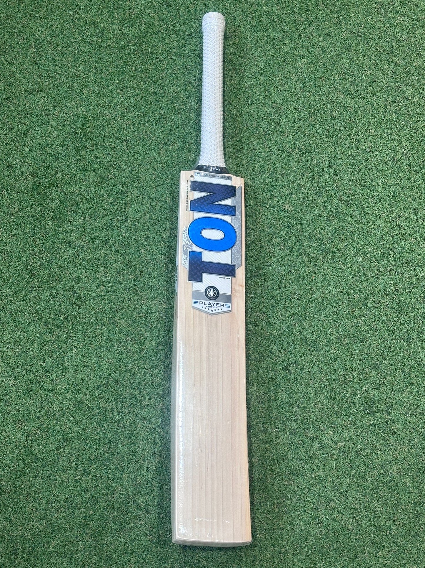 SS Ton Players Edition Cricket Bat (2lb 9oz)