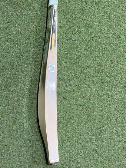 CA Pro 18000 Cricket Bat (2lb 9oz)