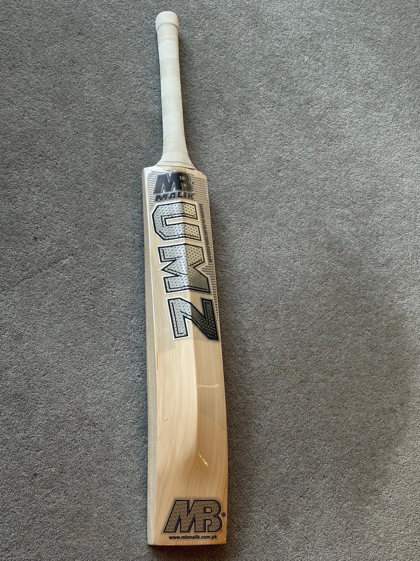 MB Malik UMZ Goat Cricket Bat (2lb 9oz)