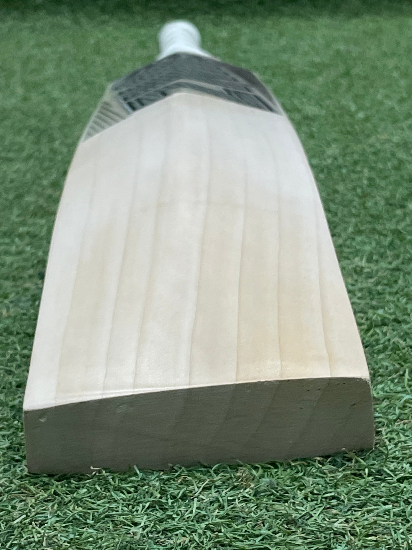 MB Malik UMZ Goat Cricket Bat (2lb 8oz)