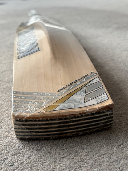 CA Gold Dragon Cricket Bat (2lb 6oz)