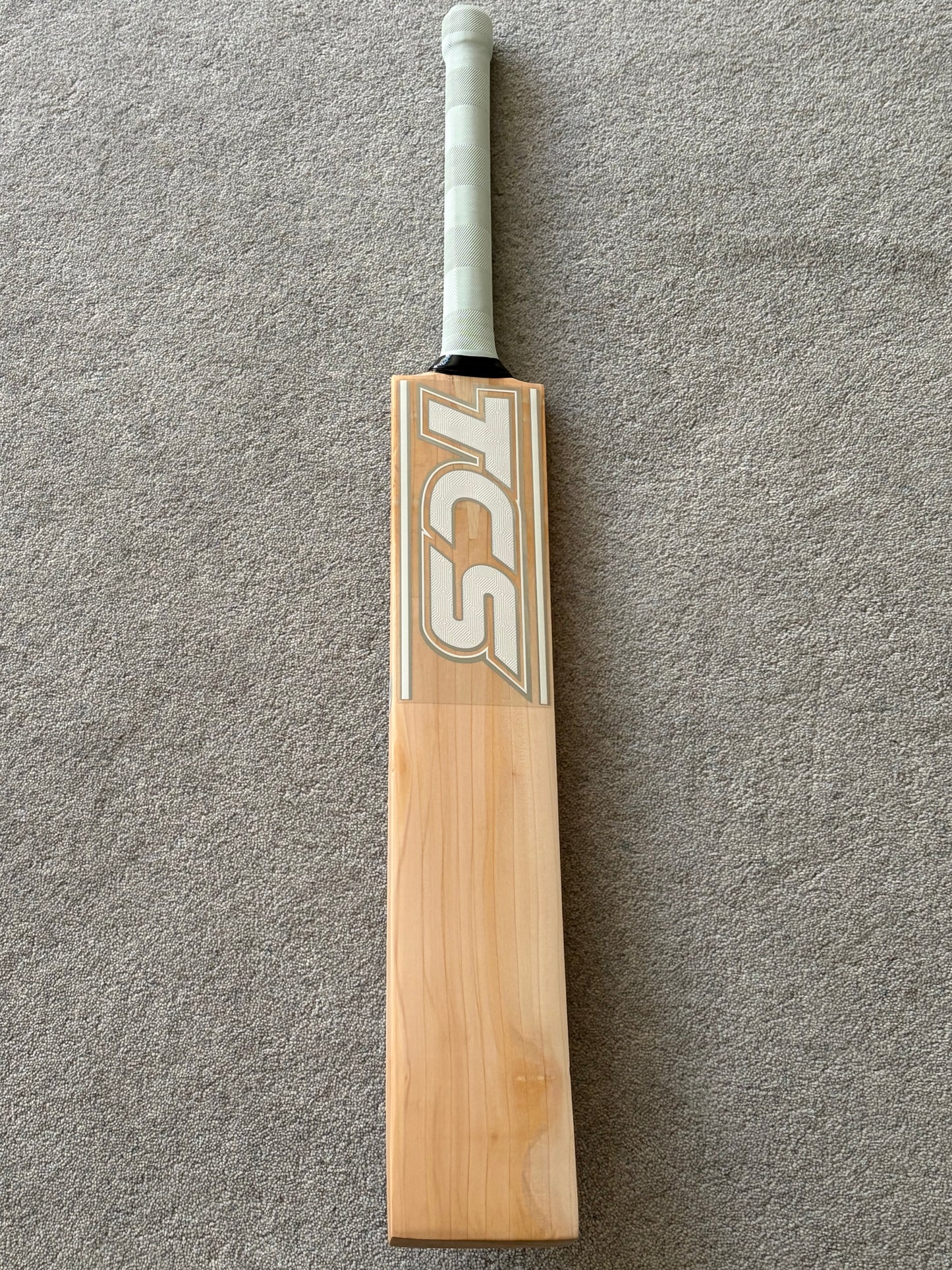 TCS White Butterfly Cricket Bat (2lb 8oz)