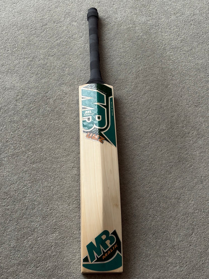 MB Malik UMZ Signature Cricket Bat (2lb 7oz)