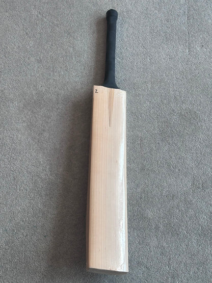 Plain Laminate Cricket Bat (2lb 9oz)