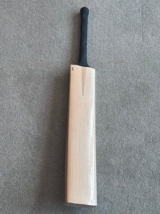 Plain Laminate Cricket Bat (2lb 9oz)