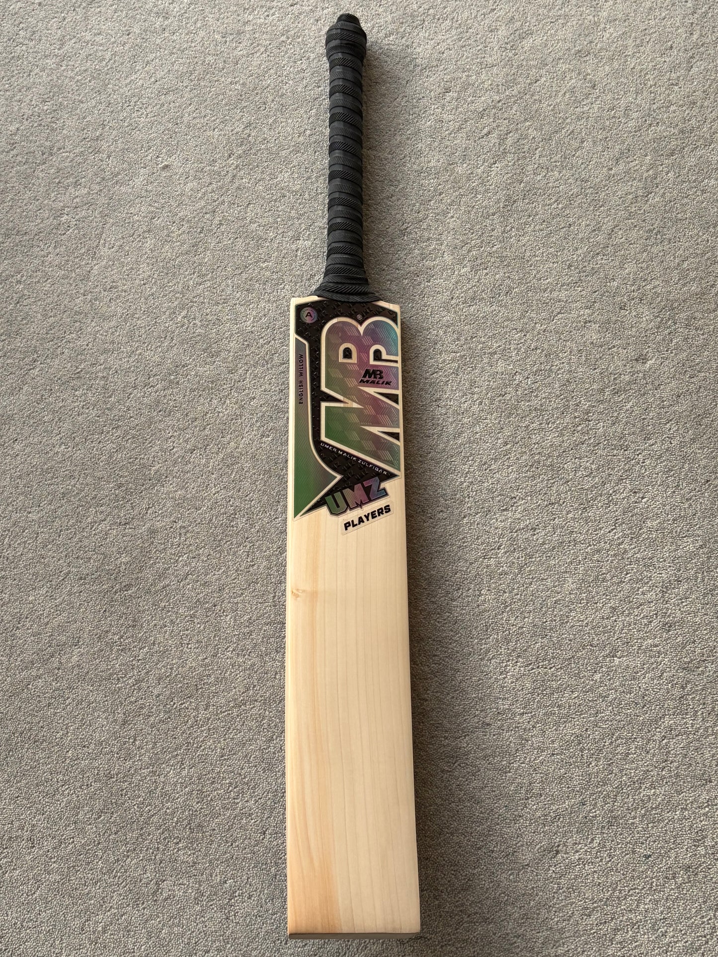 MB Malik UMZ Players Cricket Bat (2lb 10oz)
