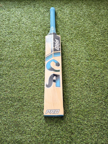 CA Pro 7000 Harrow Junior Cricket Bat (2lb 4oz)