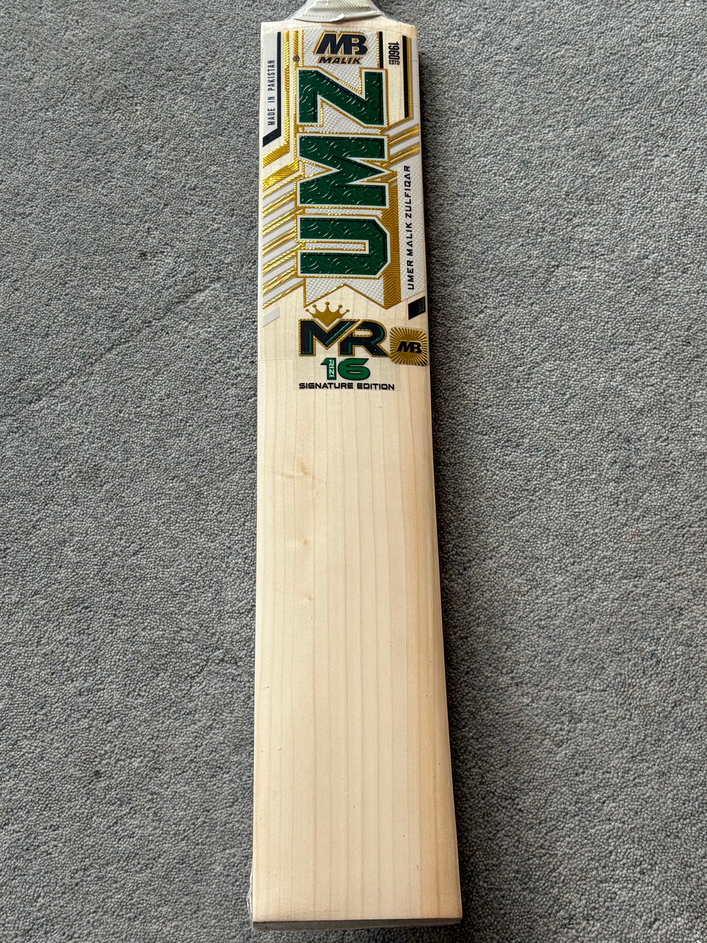 MB Malik Mohammed Rizwan Players Cricket Bat (2lb 8oz)