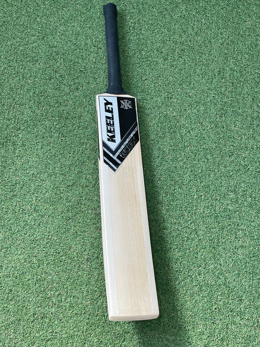 Keeley Worx 074 Grade 1 Cricket Bat (2lb 12oz)