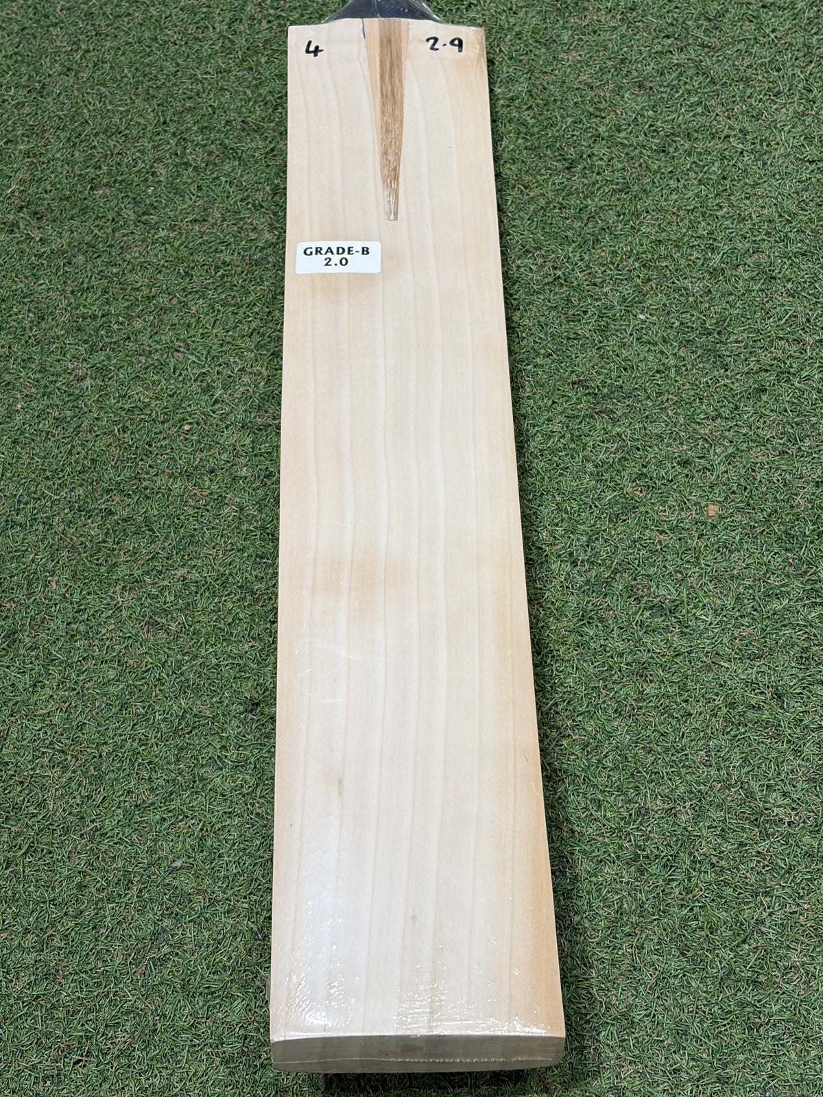 MB Malik Plain Cricket Bat (2lb 9oz)