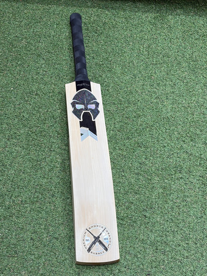 Phantom Dark Edition LE Cricket Bat (2lb 10oz)