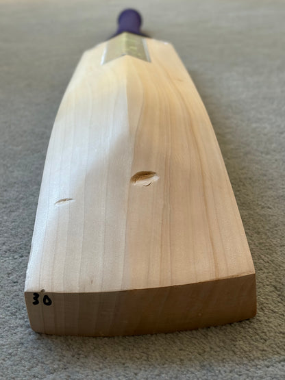 Infinity Peace Out Cricket Bat (2lb 11oz)