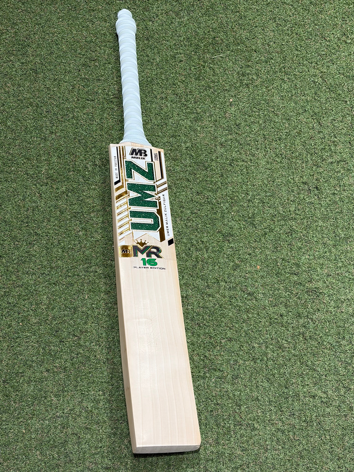 MB Malik Mohammed Rizwan Players Cricket Bat (2lb 9oz)