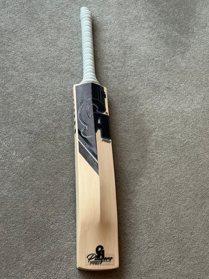 CA Pro Blackout Players Cricket Bat (2lb 10oz)