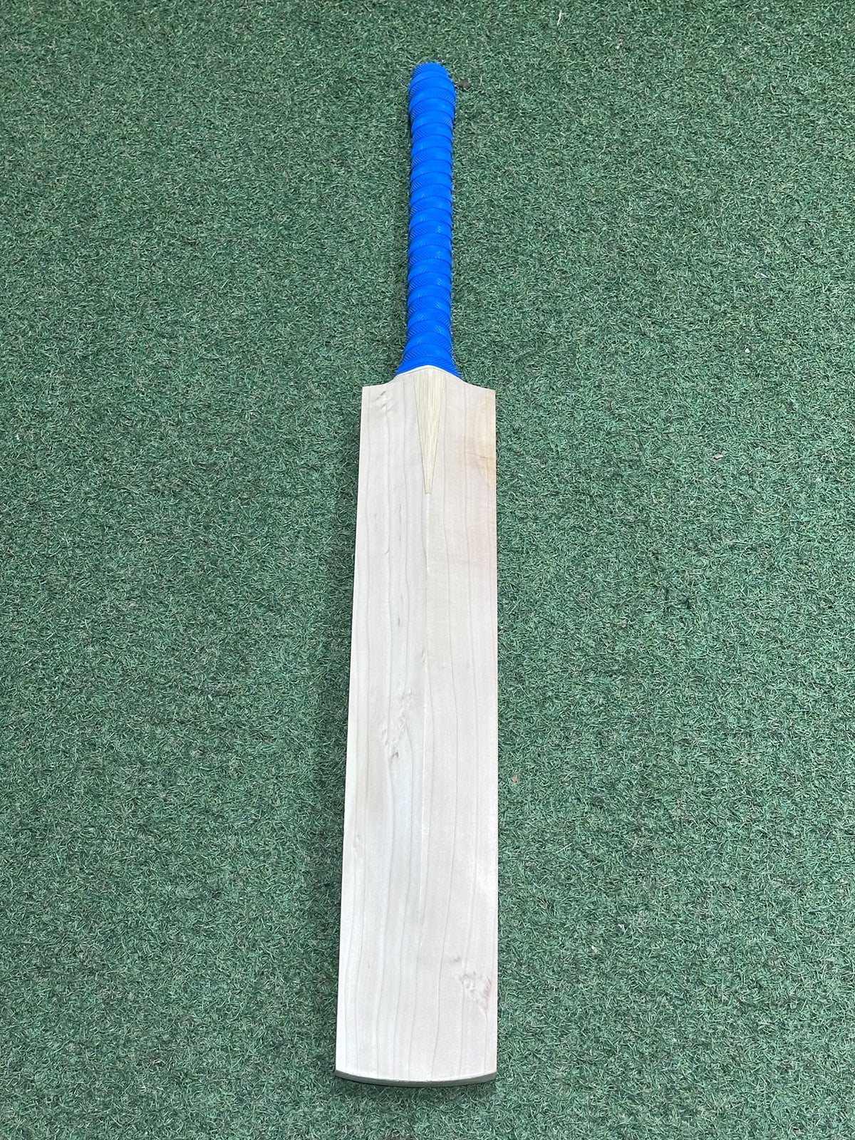 Plain UK Made Short Blade Long Handle Cricket Bat (2lb 11oz)