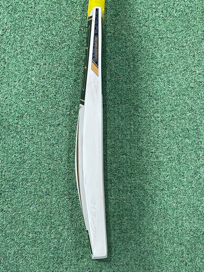 TCS Black Gold Cricket Bat (2lb 11oz)