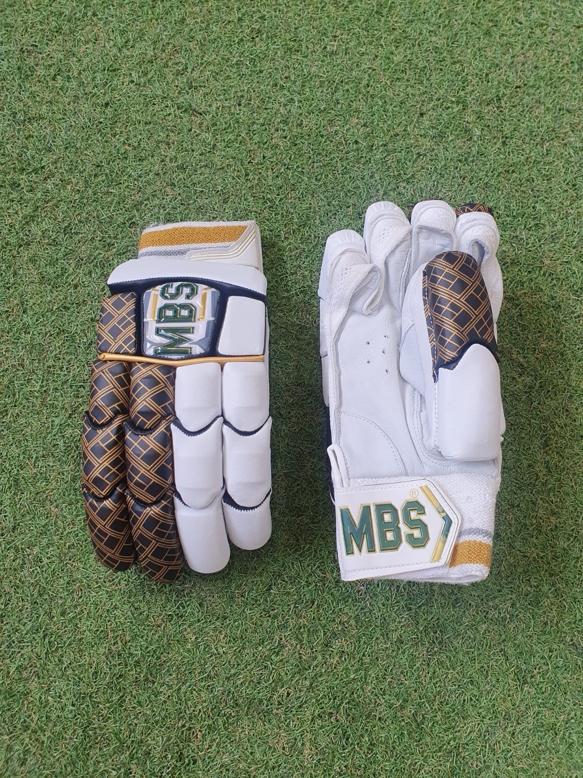 MB Malik MBS Salman Ali Agha Batting Gloves - Brand New - RH Mens Size