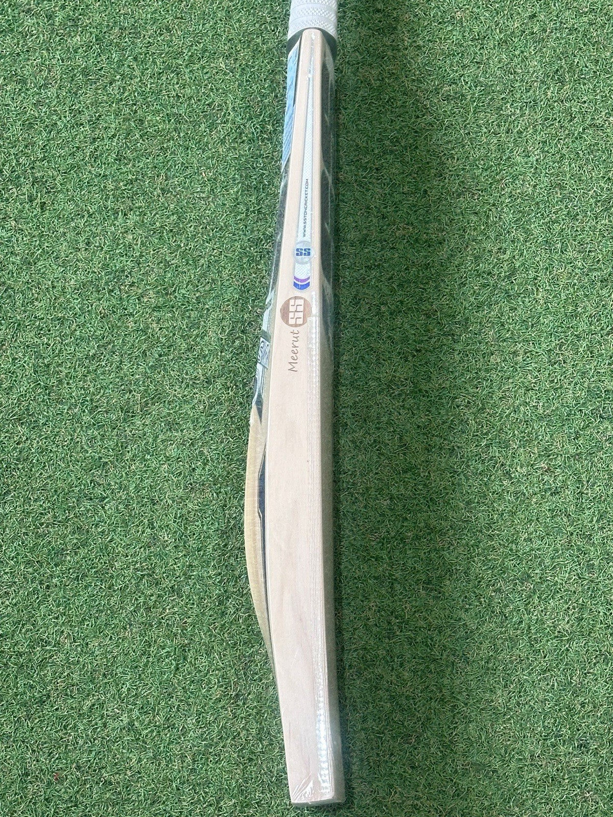 SS Ton Sky Fire Cricket Bat (2lb 10oz) - Brand New - Lovely Profile!