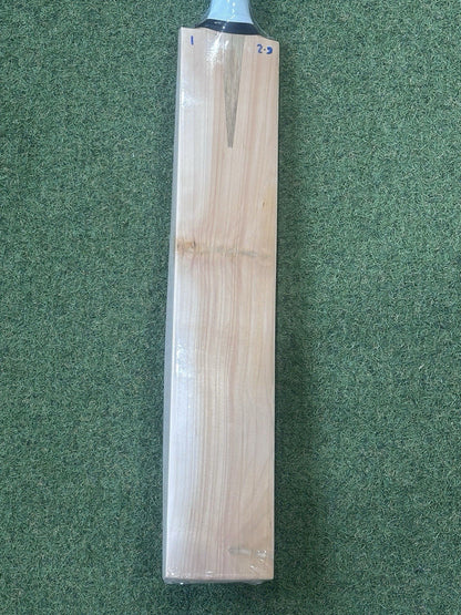 CA Plain Butterfly Cricket Bat - Brand New - 2lb 8oz - Lovely Balance!