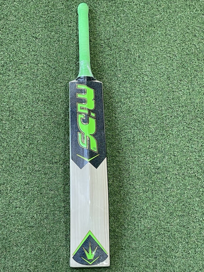 MIDS 5 Star Cricket Bat - Brand New - 2lb 7oz - Stunning Grains - Great Ping!