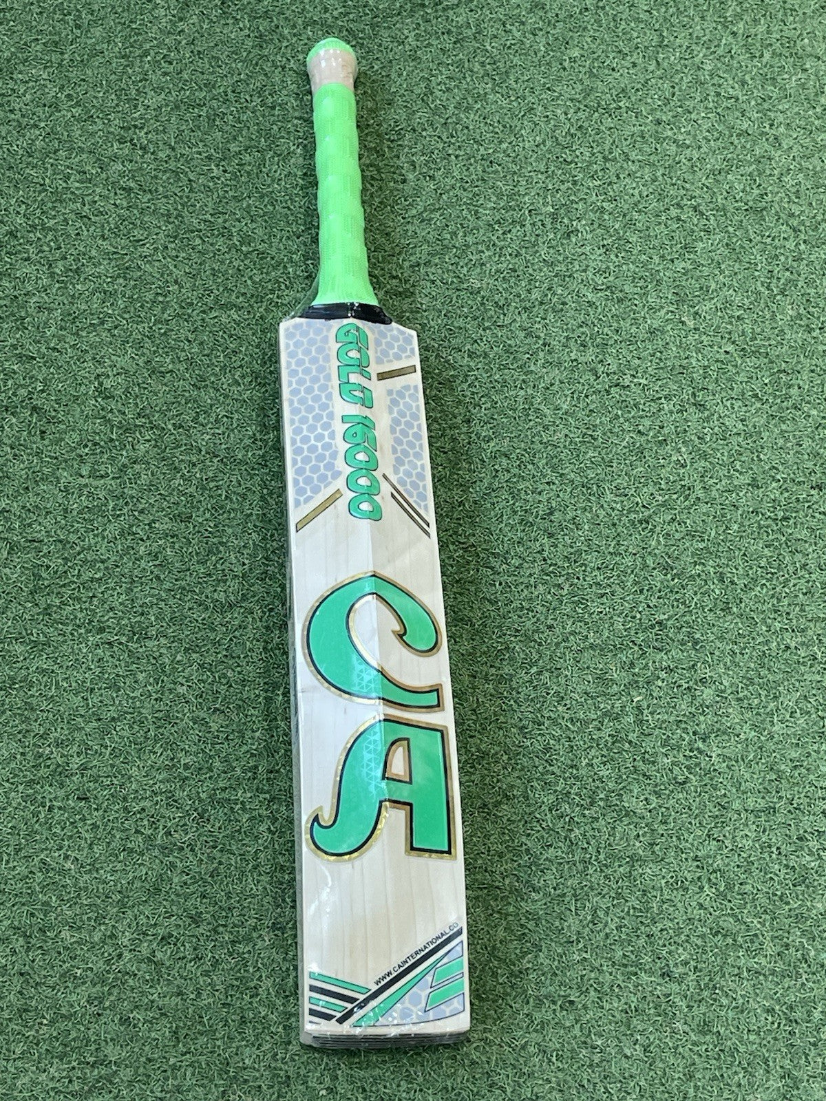 CA Gold 16000 Cricket Bat - Brand New - 2lb 7oz - Rare Lightweight! New Launch