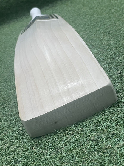 Hell 4 Leather (H4L) Pro Grade Cricket Bat (2lb 11oz) - Big Edges