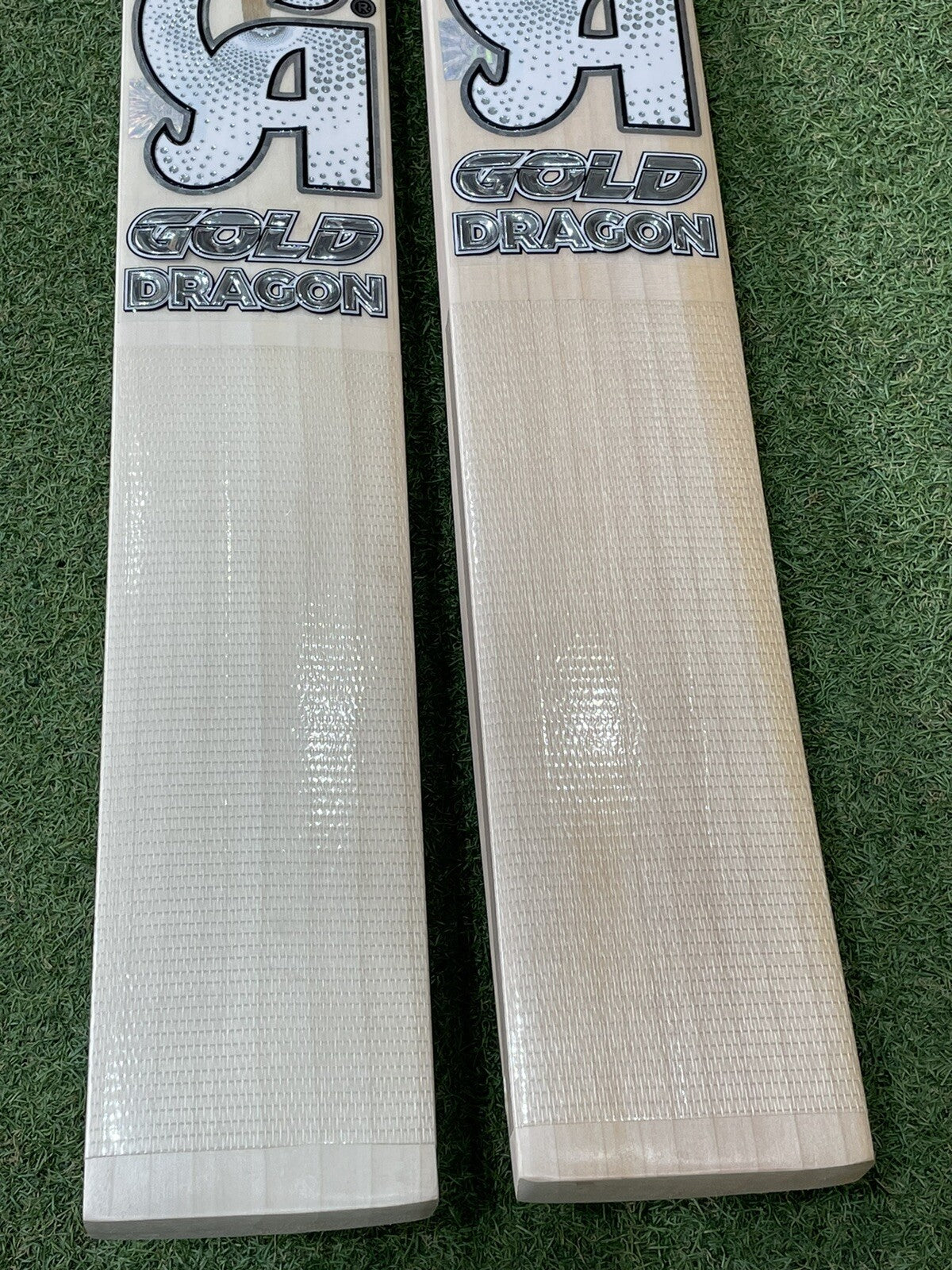 CA Gold Dragon Professional Players Sahibzada Farhan Cricket Bat - 2lb 10oz