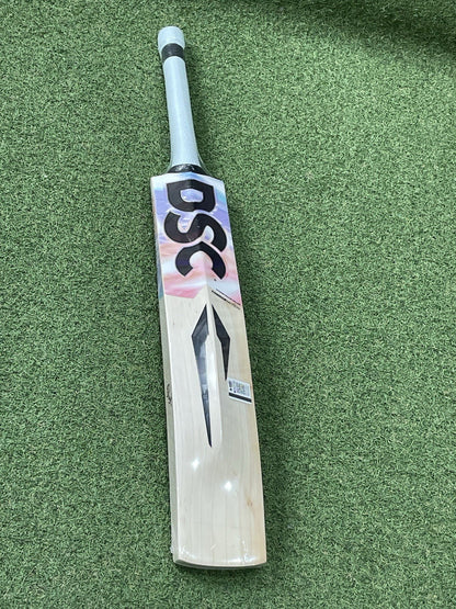 DSC Condor Motion Cricket Bat - Brand New - Massive Profile - 2lb 8oz