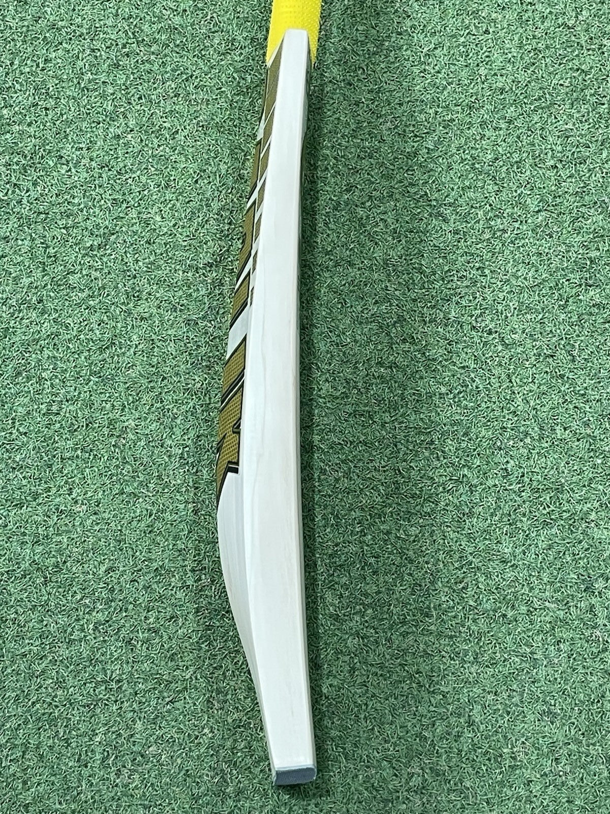 MB Malik UMZ Anniversary Players Cricket Bat - Brand New - 2lb 10oz - UK Made