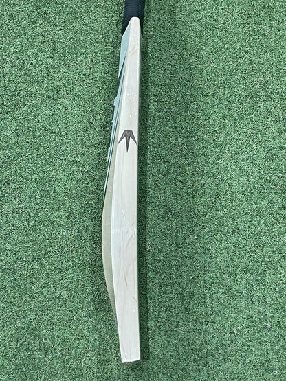 MIDS Professionals Cricket Bat - Brand New - 2lb 10oz - Excellent Ping!