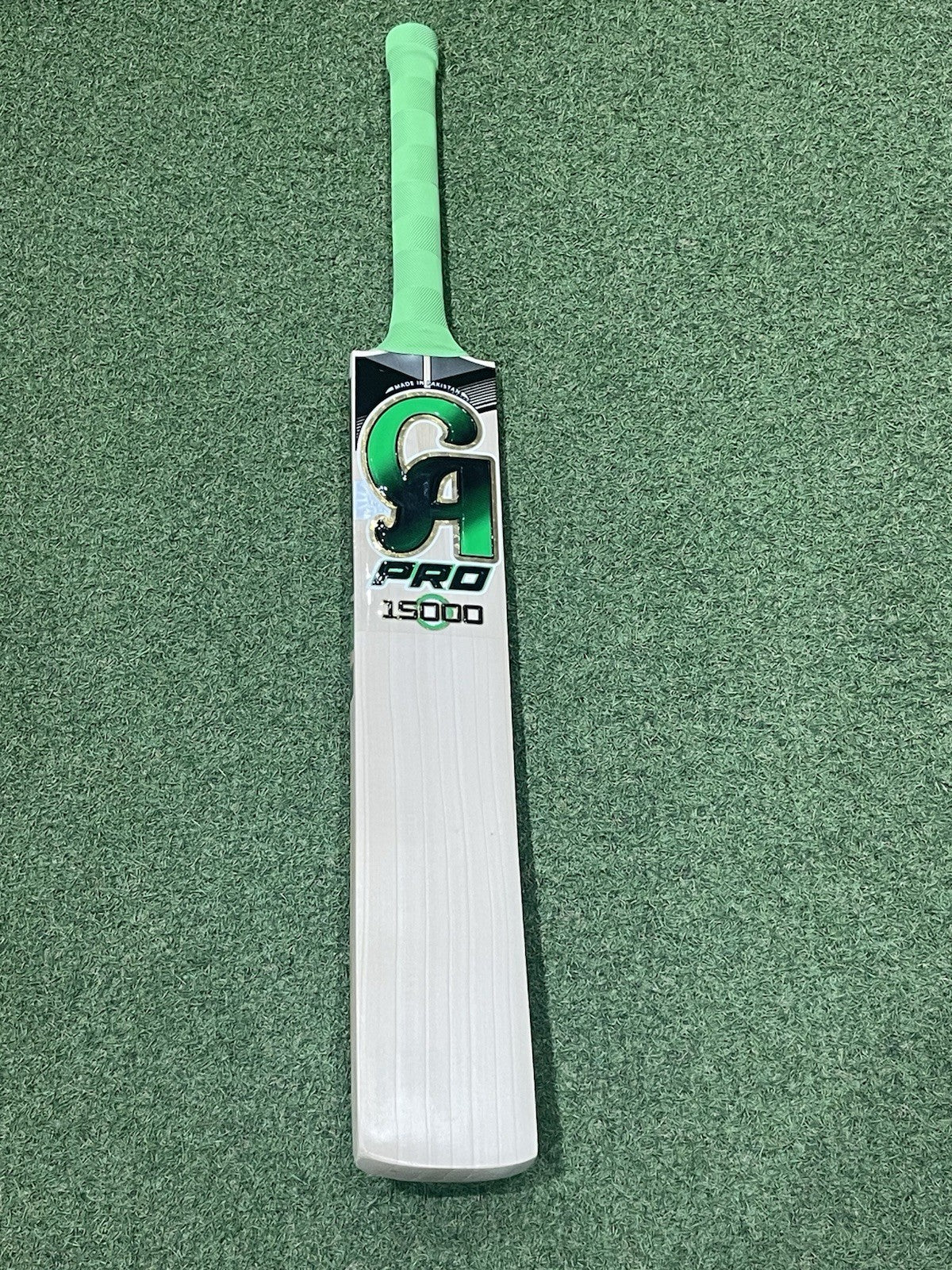 CA Pro 15000 Cricket Bat - Brand New - 2lb 8oz - Rare Light Weight!