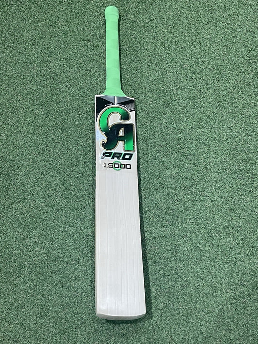 CA Pro 15000 Cricket Bat - Brand New - 2lb 8oz - Rare Light Weight!