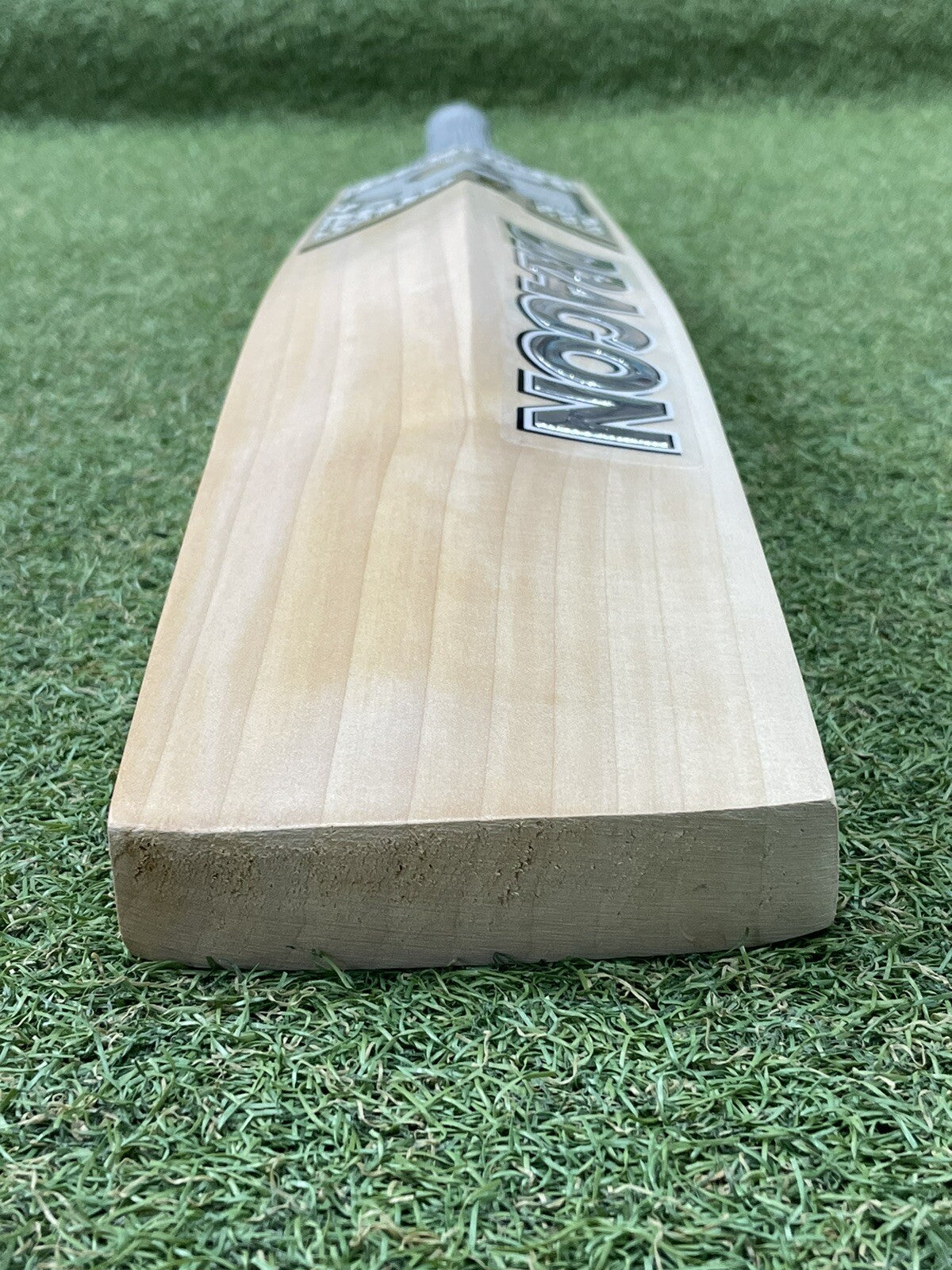 CA Gold Dragon Professional Players Sahibzada Farhan Cricket Bat - 2lb 10oz