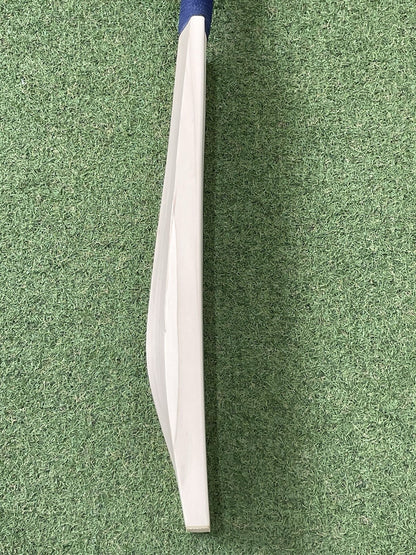 Plain Players Edition Cricket Bat - 2lb 10oz - UK Made! Premium Players Willow!