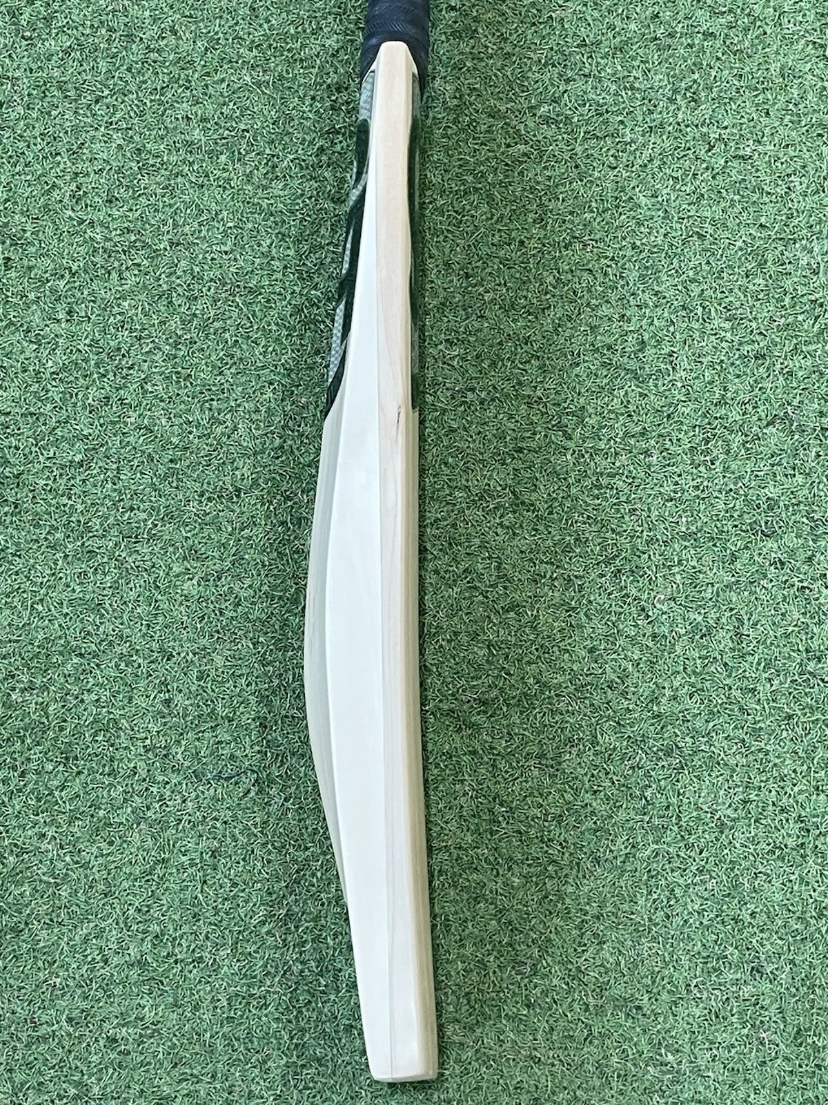 CA Revolution Laminated (Double Wood) Cricket Bat (2lb 11oz) - Beautiful Bat