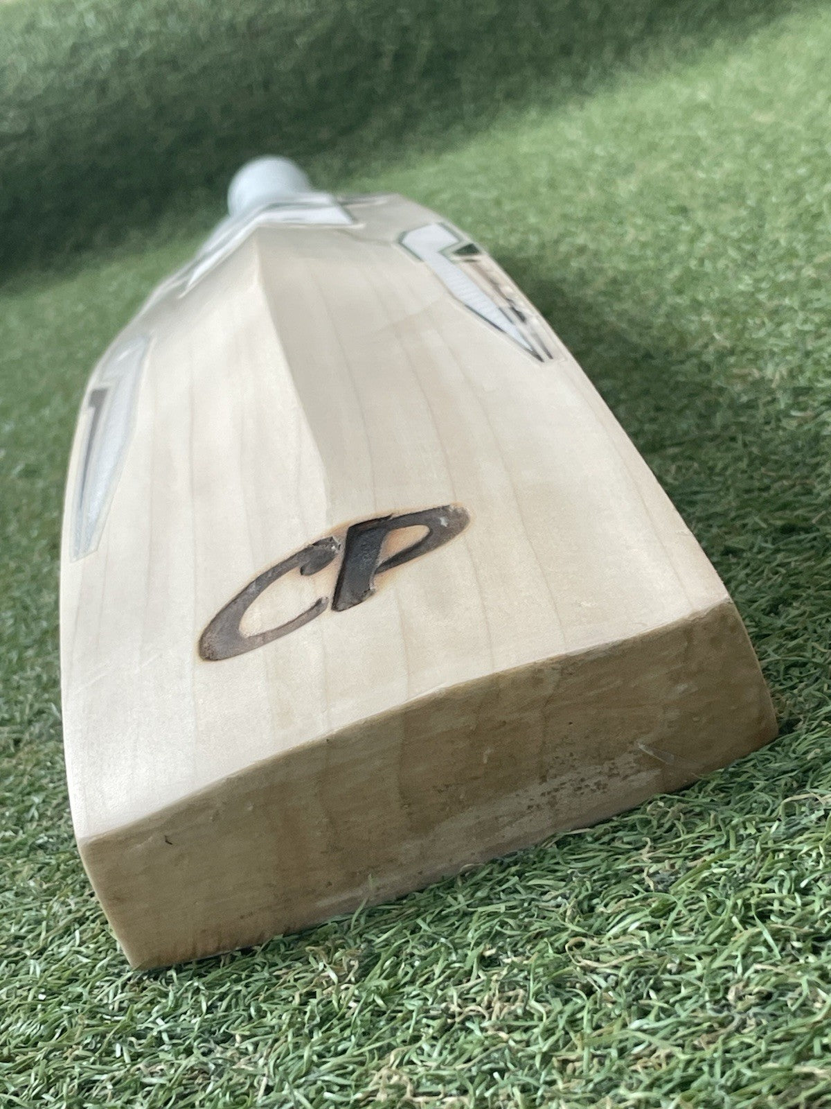 CP Epic Player Grade Cricket Bat - Brand New- 2lb 10oz - Lovely Ping! Exclusive