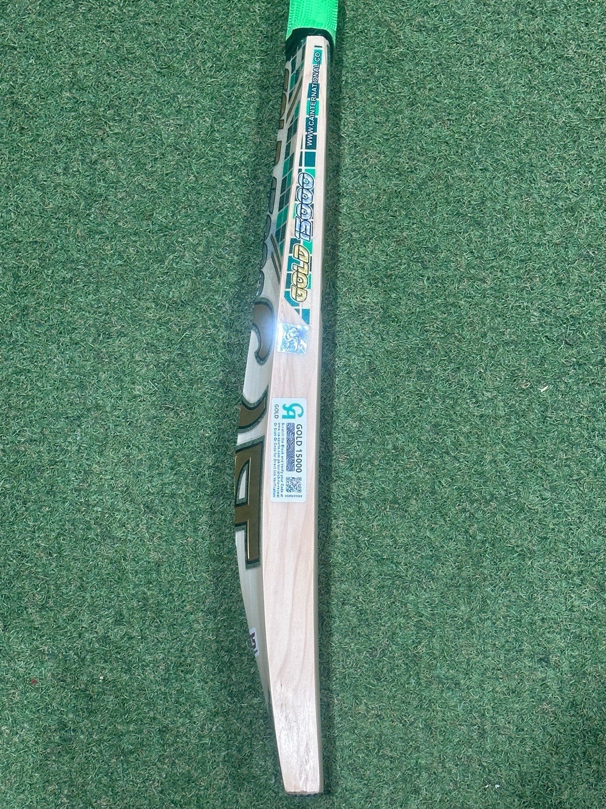 CA Gold 15000 Cricket Bat - Brand New - 2lb 8oz - Lovely Grains !