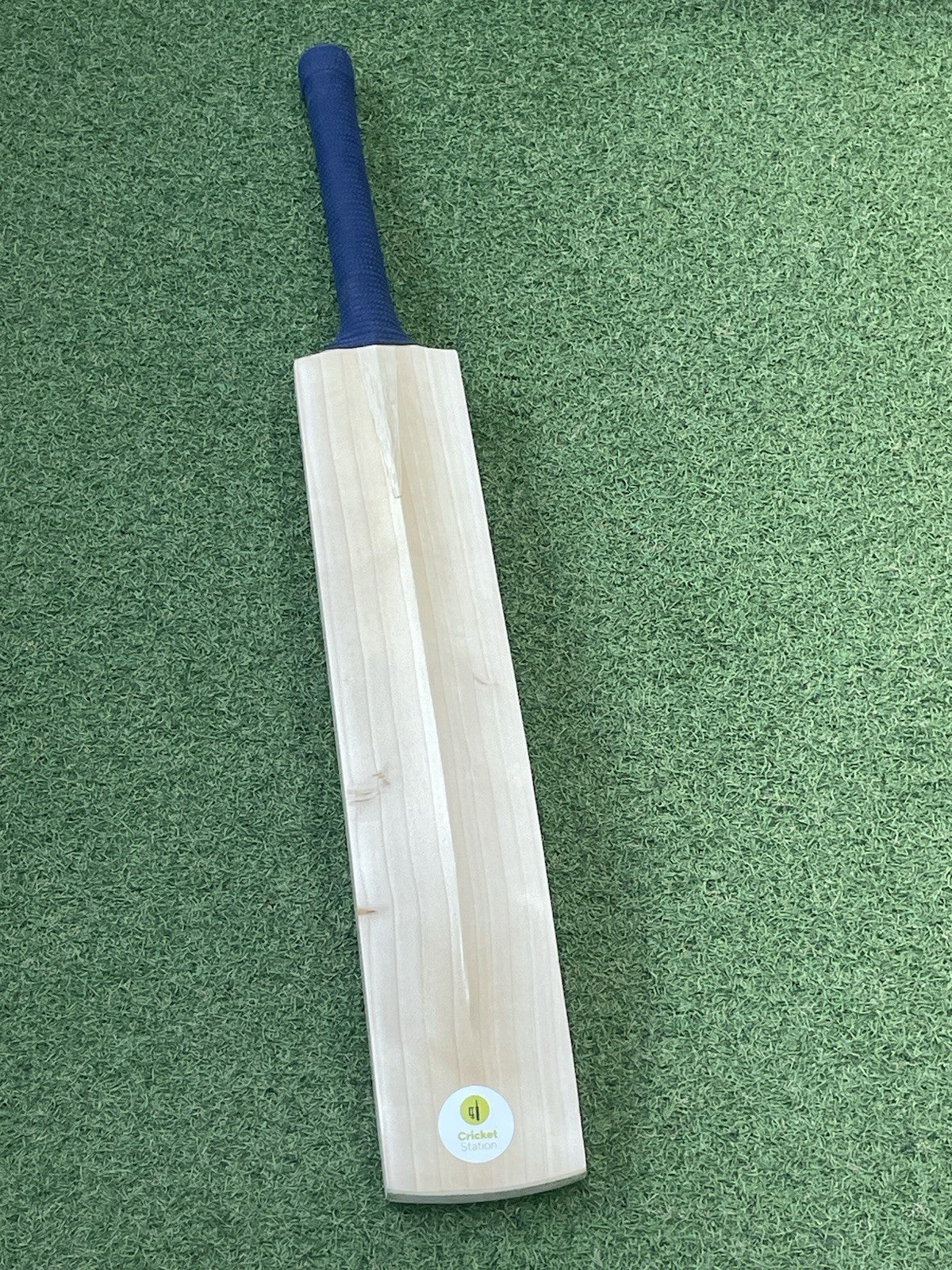 Cricket Station Plain Cricket Bat (2lb 8oz) - UK Made - Exclusive - Brand New