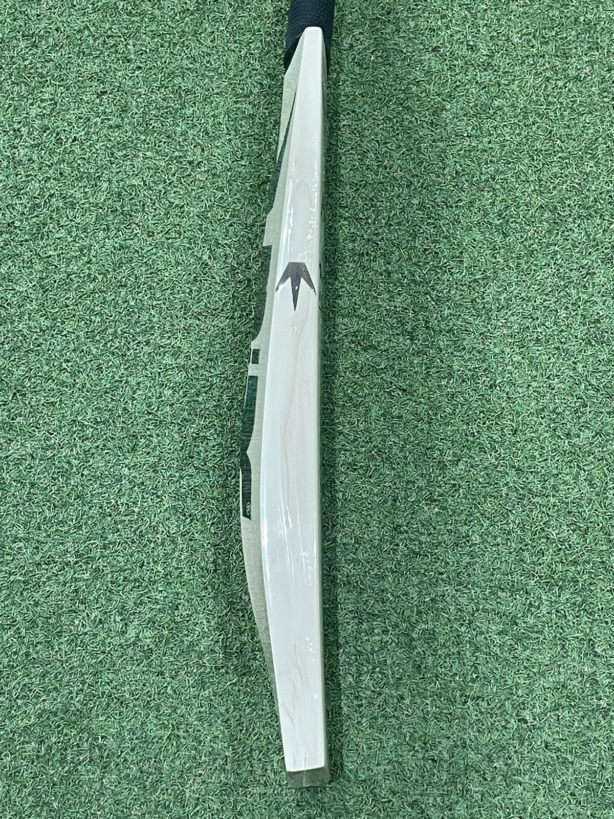 MIDS Legend Cricket Bat - Brand New - 2lb 10oz - Excellent Ping!