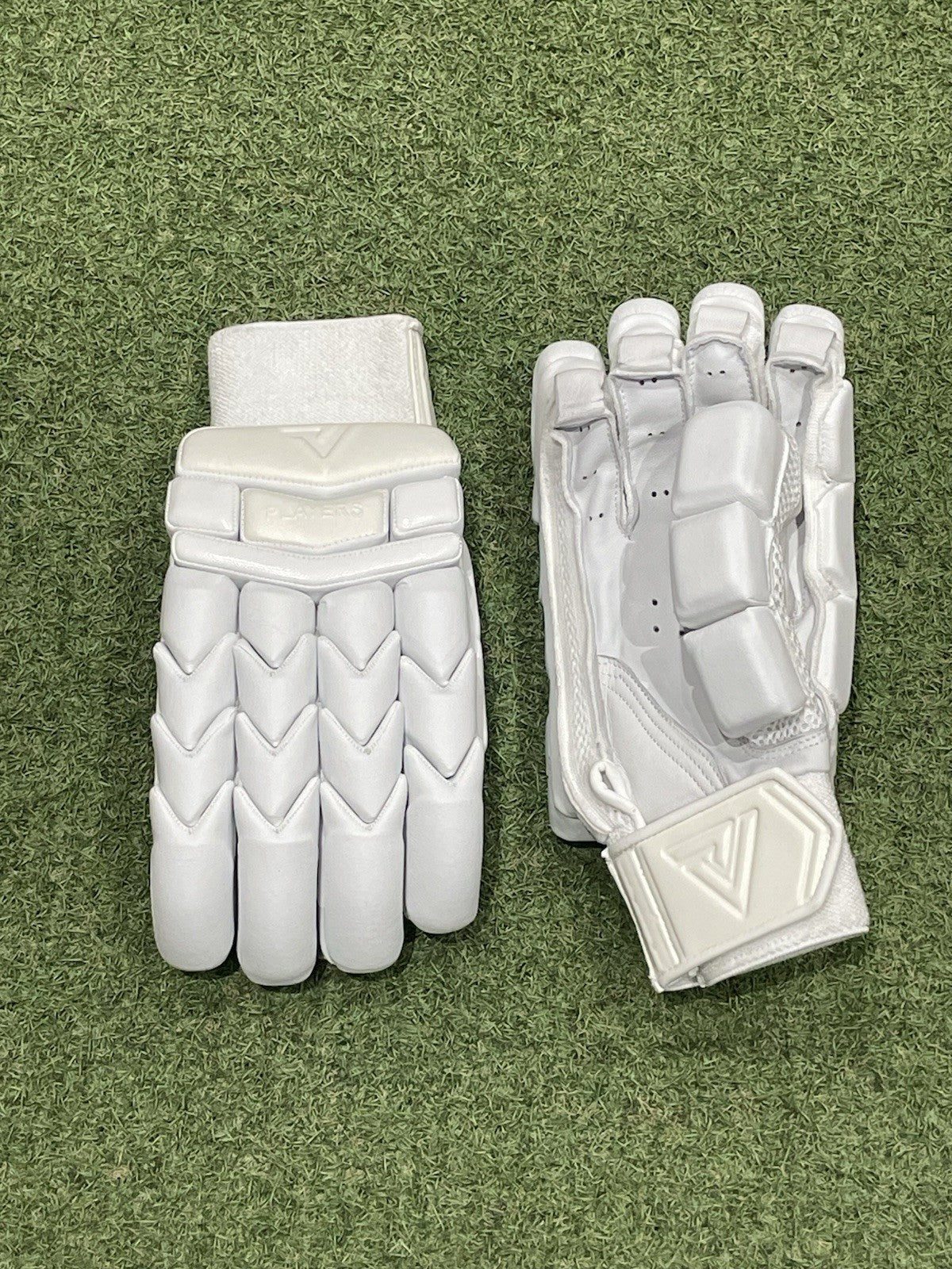 Vader Sports Players Batting Gloves - Brand New - Right Hand Men's Size