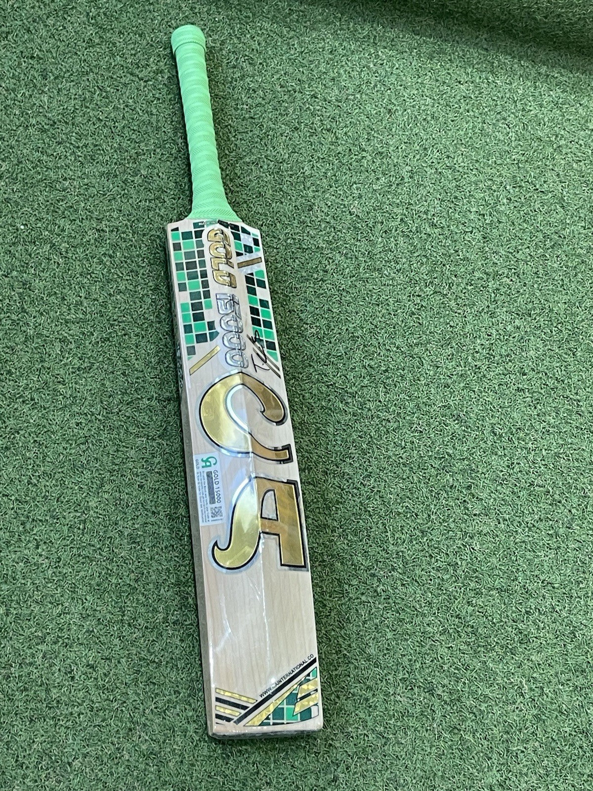 CA Gold 15000 Cricket Bat - Brand New - 2lb 8oz - Lovely Grains !